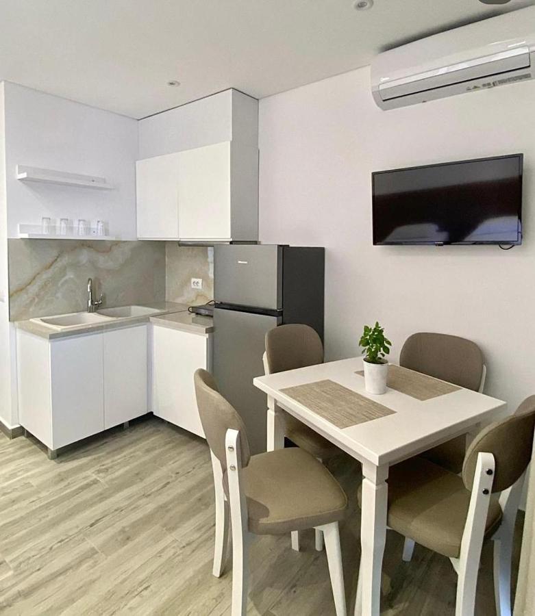 Edina By Hp Hotel Sarandë 外观 照片