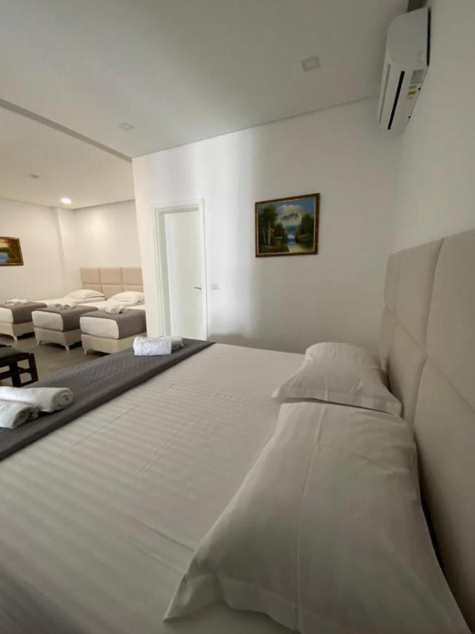 Edina By Hp Hotel Sarandë 外观 照片