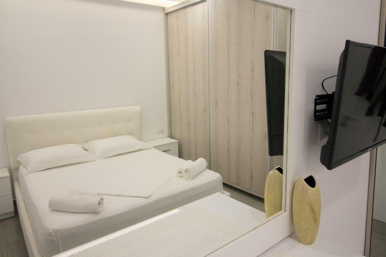 Edina By Hp Hotel Sarandë 外观 照片