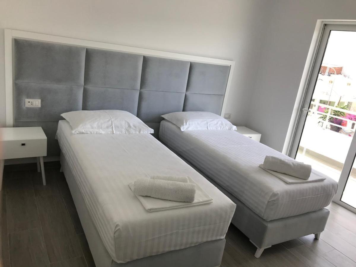 Edina By Hp Hotel Sarandë 外观 照片